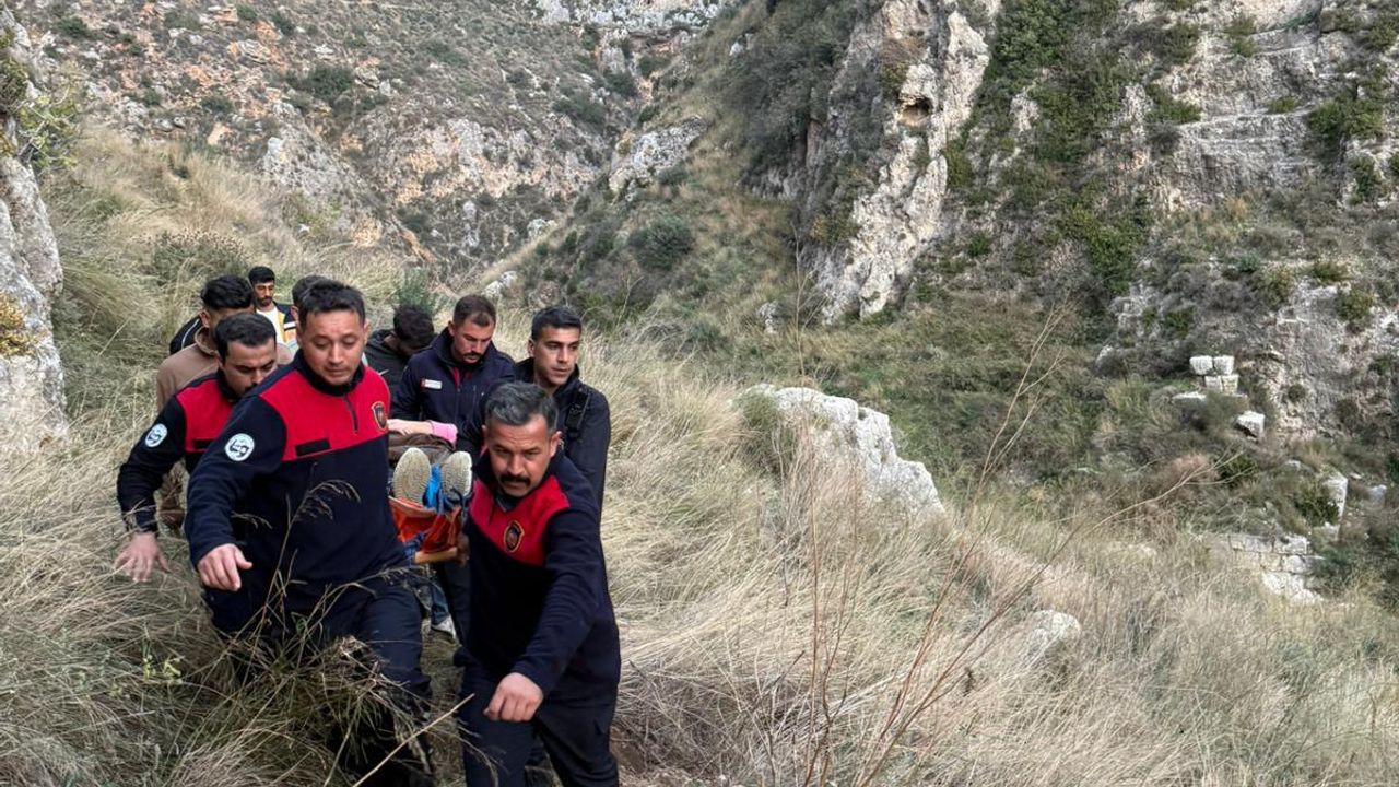 Dağ yürüyüşünde Yaralandı