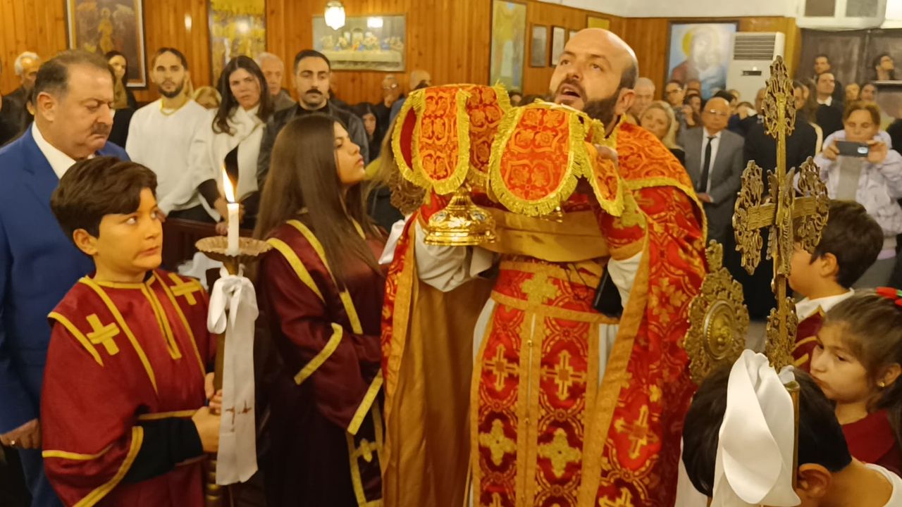 İskenderun’da iki kilisede Noel ayini coşkusu…