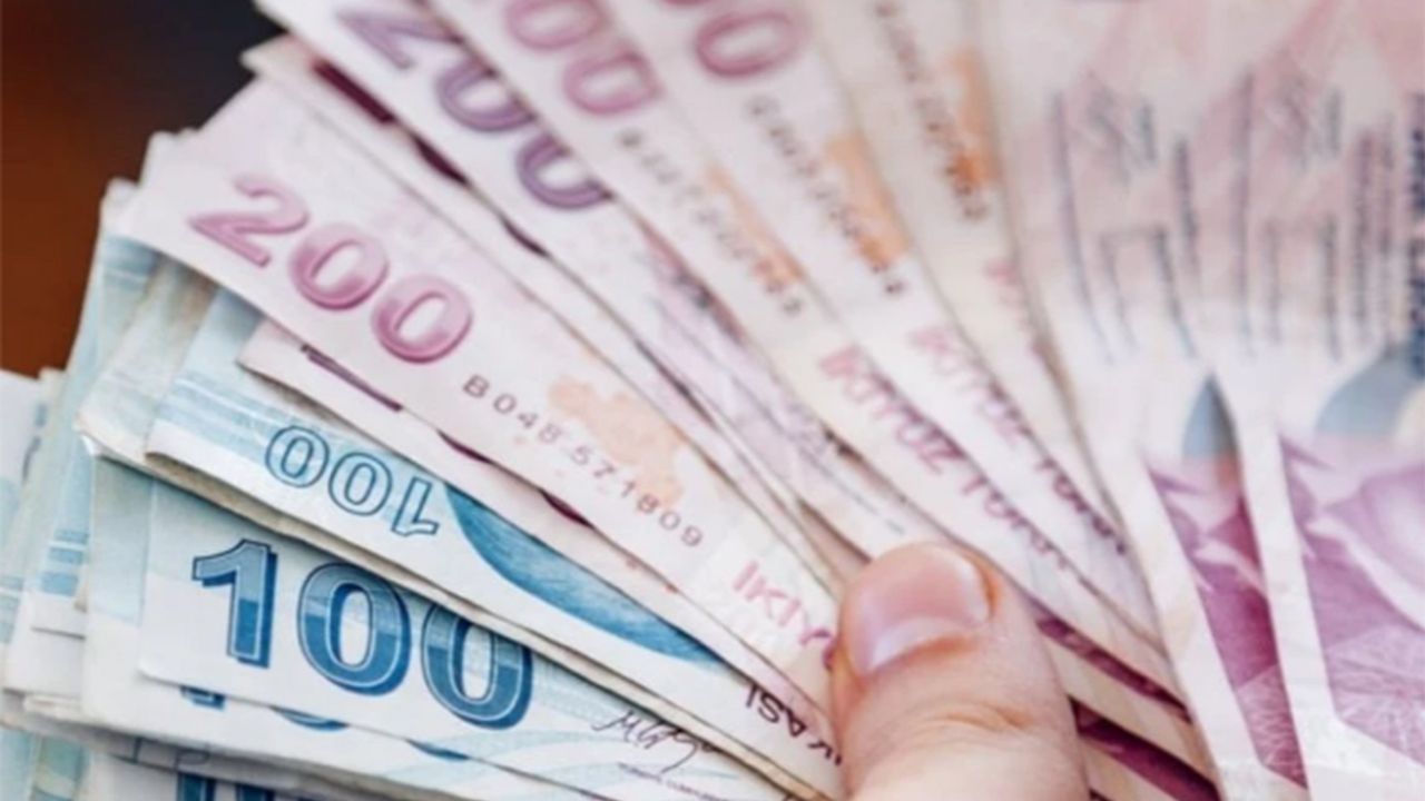 Üst Düzey Memurlara 30 Bin Lira Seyyanen Zam