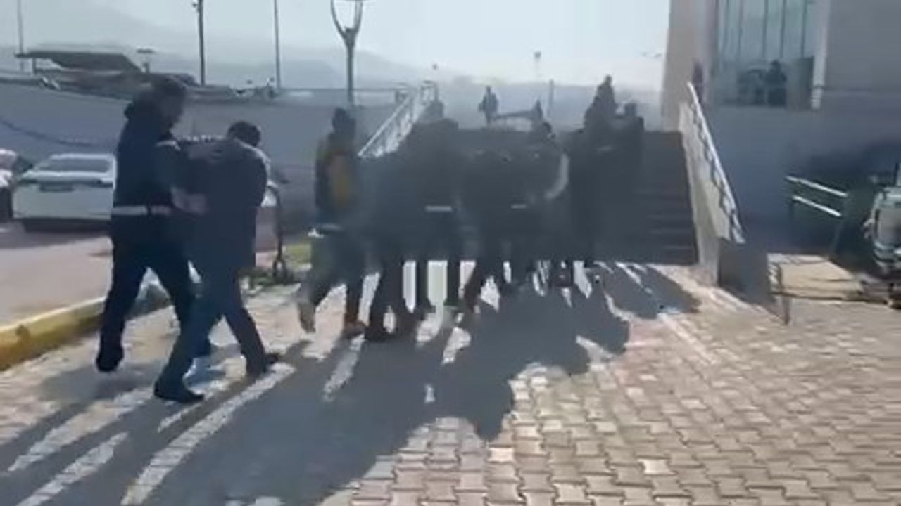 Aranan 5 Şahıs Yakalanarak Cezaevine Gönderildi