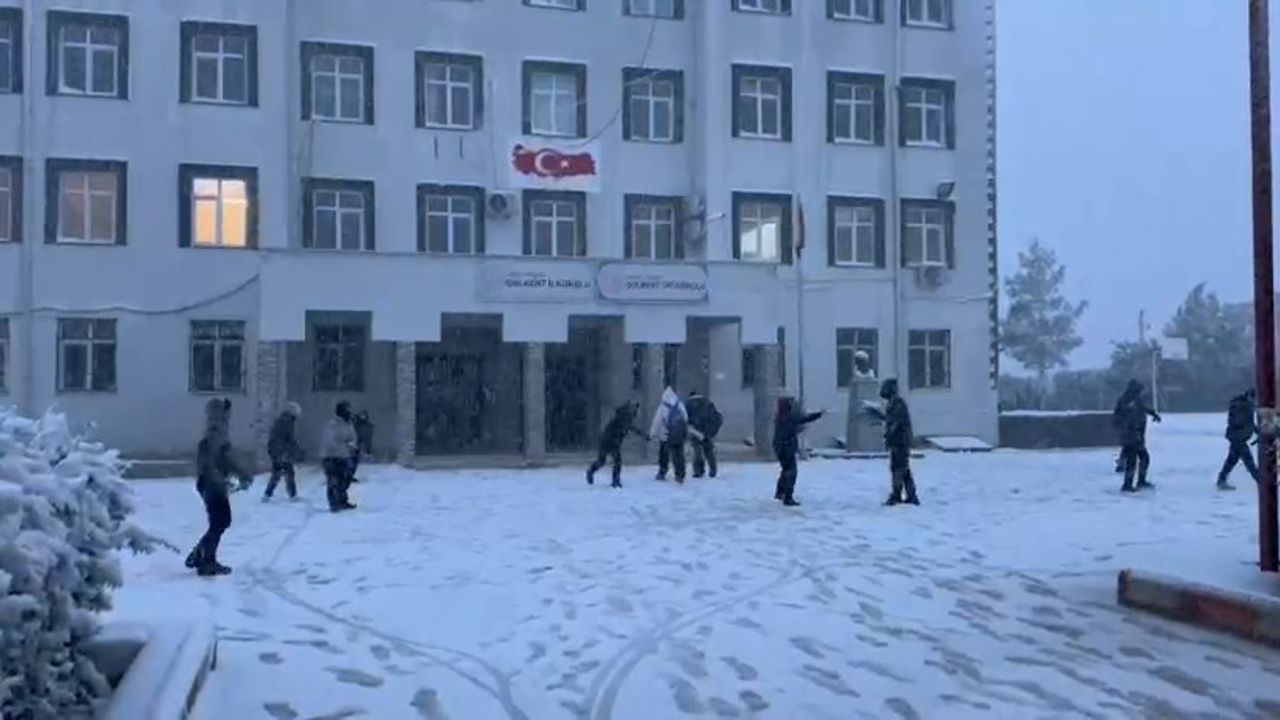 İskenderun dahil birçok ilçede okullar 1 gün tatil edildi