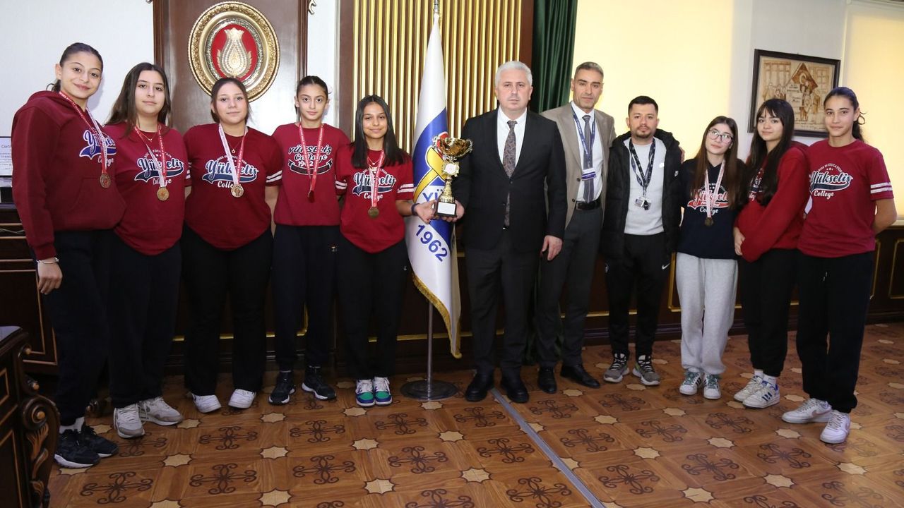 Yükseliş Koleji Kız Basketbol Takımı Hatay Şampiyonu
