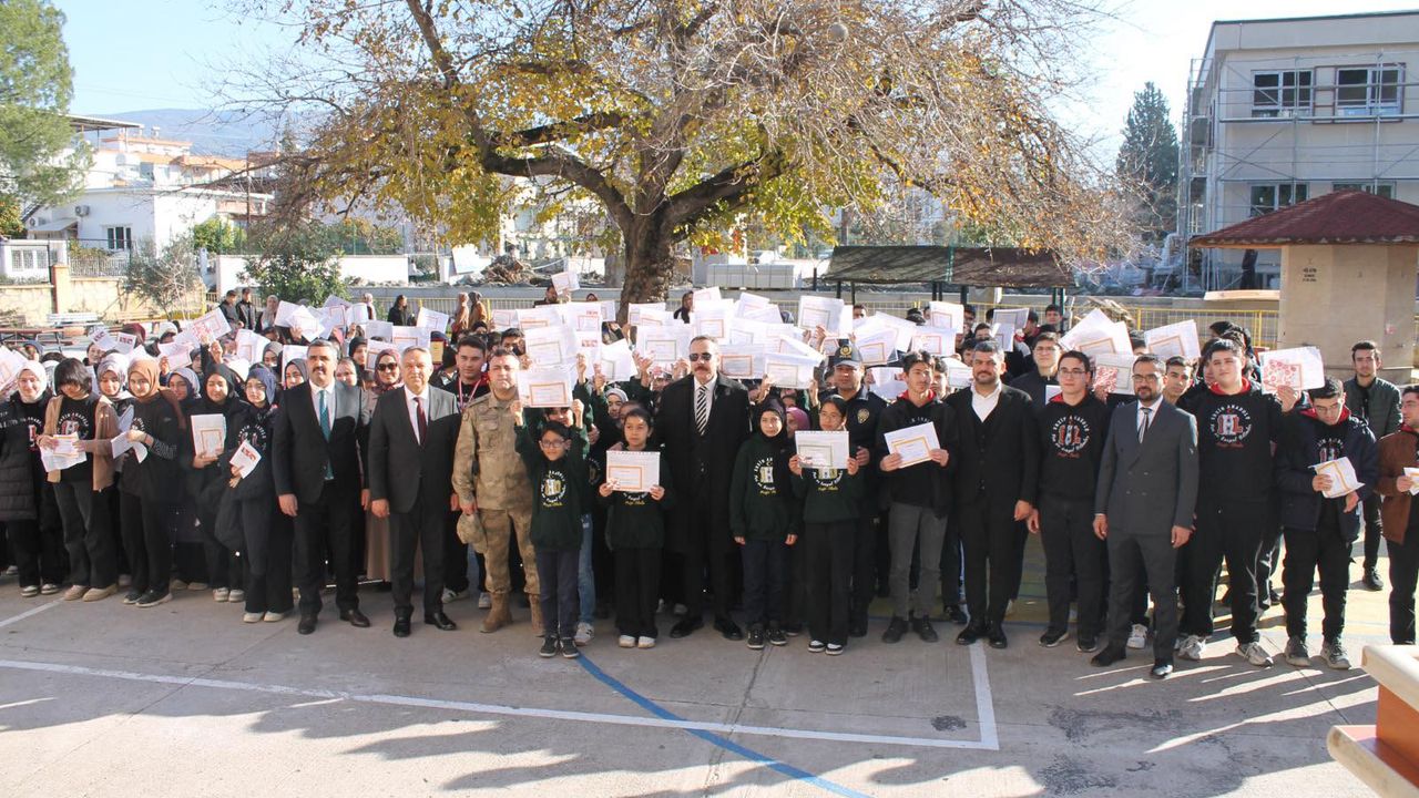 Erzin’de öğrencinin tatil ve karne heyecanı…