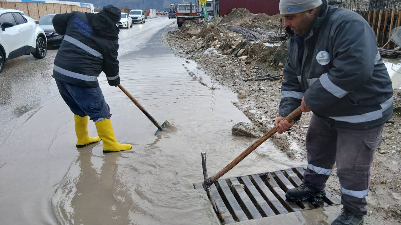 Samandağ Belediyesi Ekipleriyle Sahada…