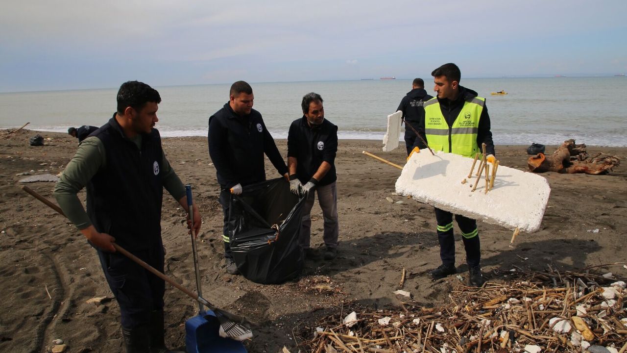 Arsuz ve Payas’da 105 ton atık