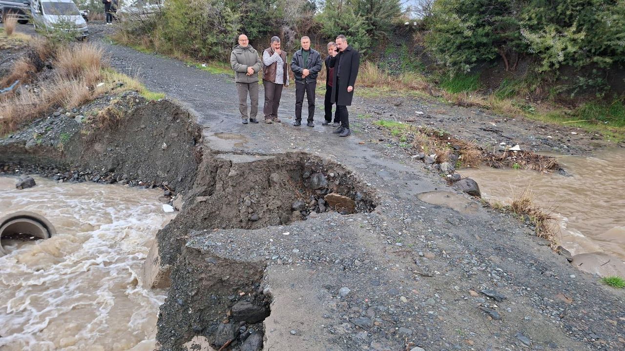 Kaymakam Özaydın Erzin’de taşkın bölgesinde…