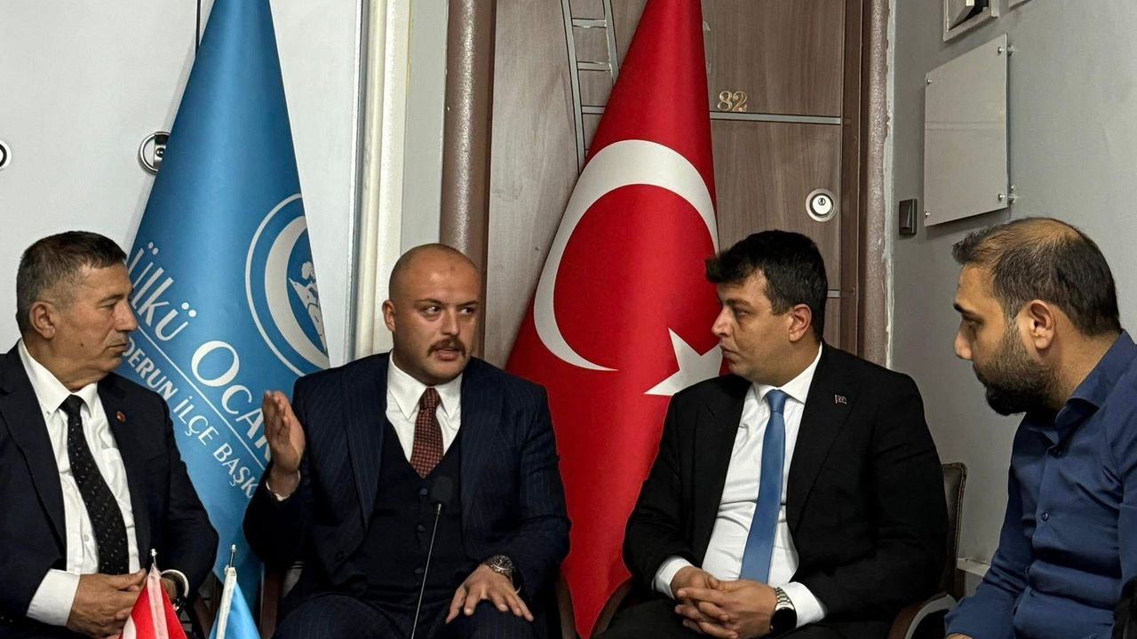 Önce İftar Sonra Tatlı Dağıttılar