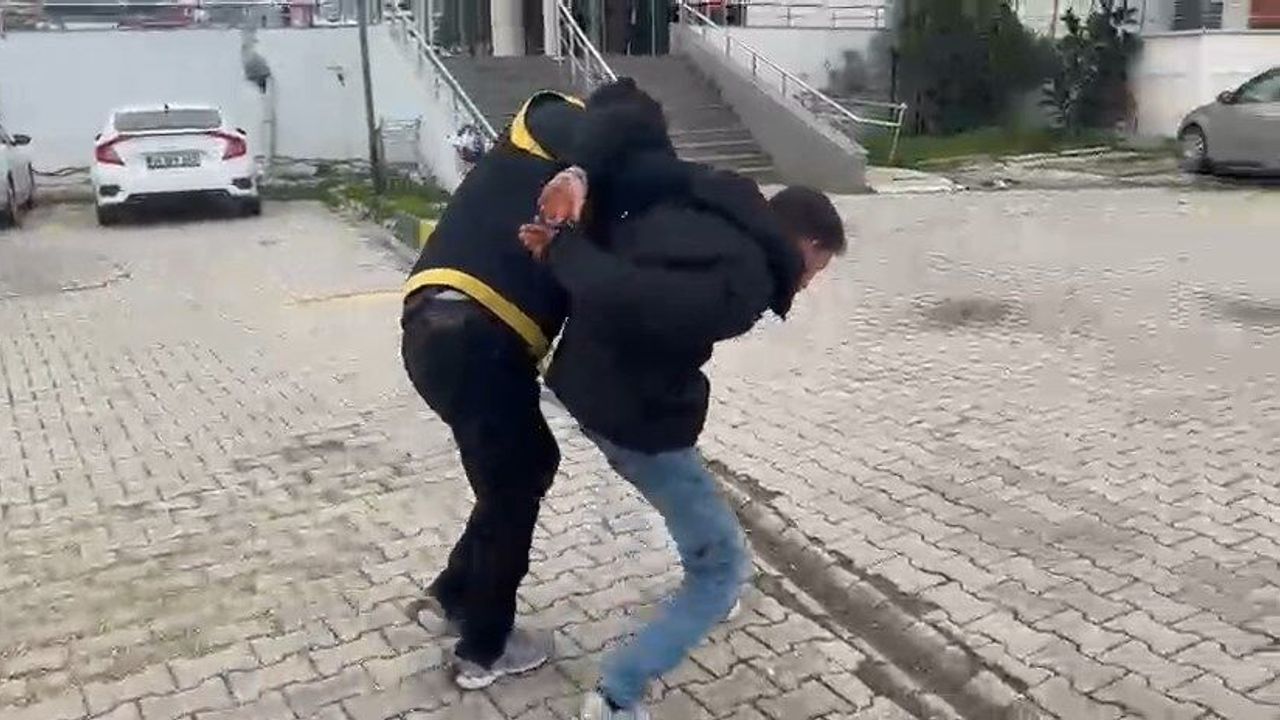 Tuvalette Kadınların Videosunu Çeken Yakalandı