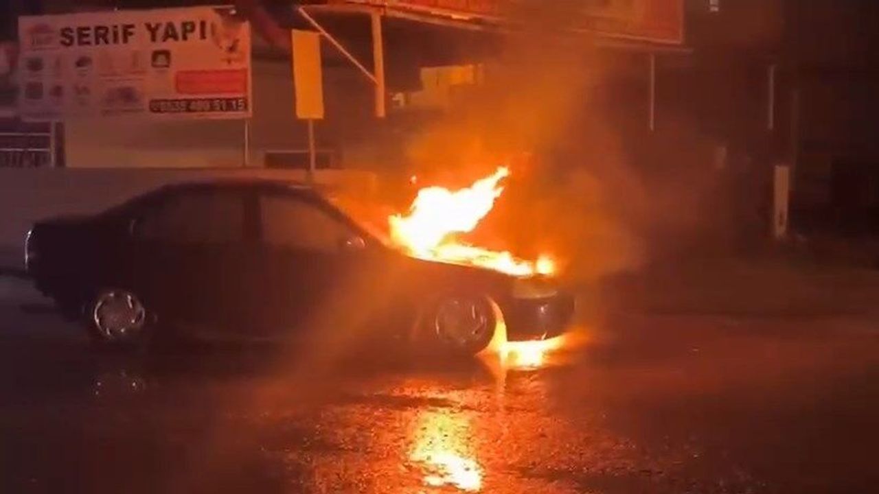 otomobil yandı
