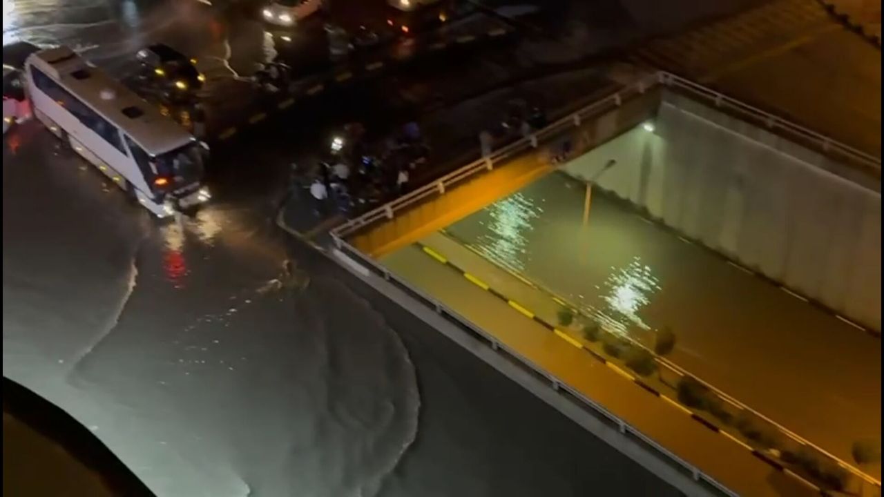 Yagmur  Aniden Bastırınca