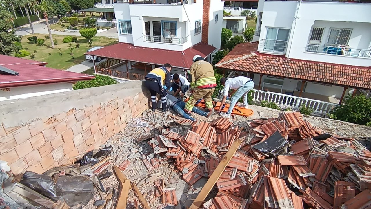 Çatıdan Düştü