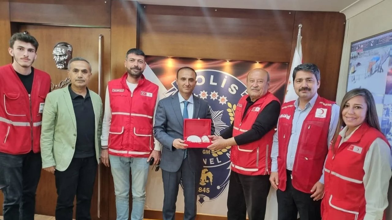 Kızılay’dan Emniyet Müdürü Güneş’e Kutlama Ziyareti