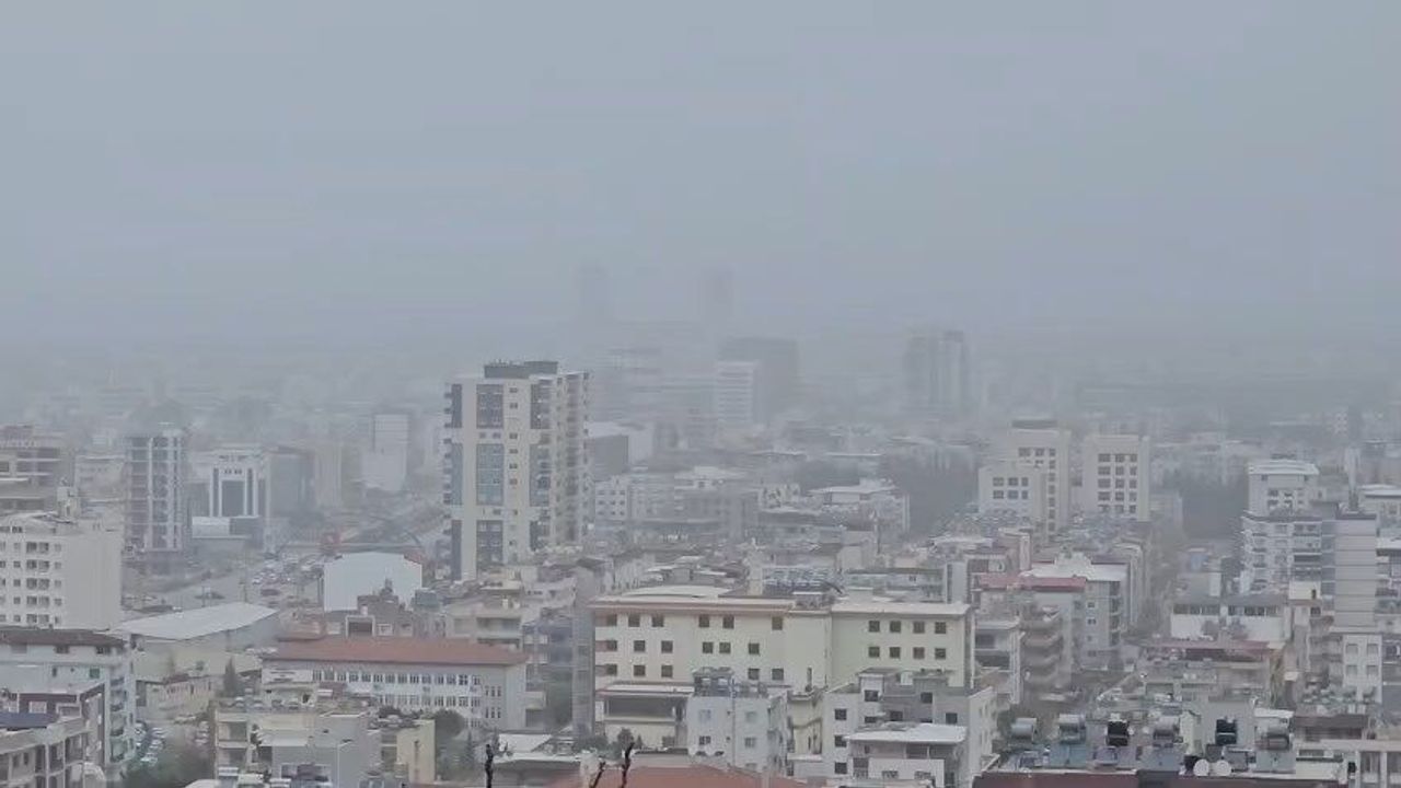 İskenderun Semalarında Toz Bulutu Etkili Oldu