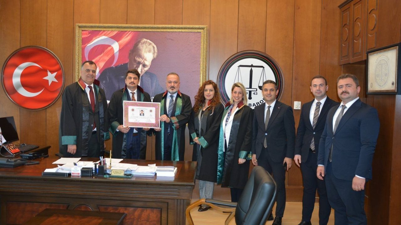 Vali Yardımcısı Yemin Etti Avukat Oldu