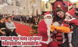 Kilisede Noel Baba çocukları hediyelerle sevindirdi…
