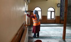 Çayırova'da camilerde Ramazan temizliği