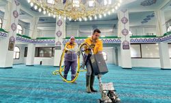 İzmir Aliağa'da ibadethanelerde temizlik