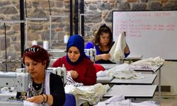 Meslek Fabrikası'nda depremzedelere iç çamaşırı