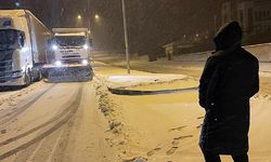 Nevşehir Belediyesi Ekipleri Karla Mücadele Çalışmalarını Sürdürüyor