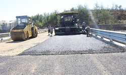Naras köprüsüne sıcak asfalt