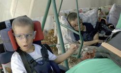 Depremden kurtulan ikizlerin yaşam mücadelesi…