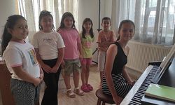 Salihli Belediyesi'nden Çocuklara Drama ve Piyano Kursları