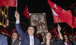 Cumhuriyet ışığı İzmir'den parladı