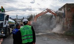 Yenişehir Belediyesi metruk binaları yıkmaya devam ediyor