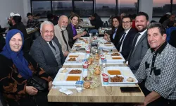 Başkan Özdemir aşevinde vatandaşlarla iftar yaptı