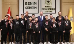 Konya'da dereceye giren öğrencilerden Başkan Altay'a ziyaret