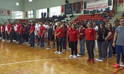 İskenderun'da Başarılı Sporcular Ödüllendirildi