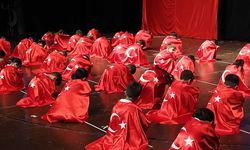 208 öğrenci kep fırlatıp mezun oldu