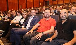 KO-MEK kursiyerlerine sahnede tam not
