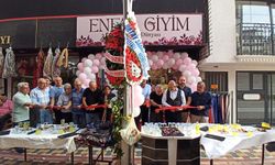 Enfal Giyim müşterilerine yeniden kapılarını açtı