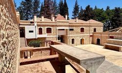 Kibar Feyzo Filmindeki Konakta Restorasyon Sürüyor