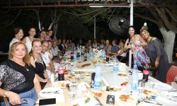 Veda gecesi hüzün ve müzik şölenine döndü…
