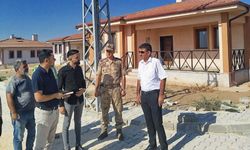 Kaymakam, Reyhanlı'daki Köy Afet Konutlarını İnceledi