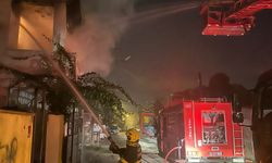 Iki katlı bina da yangın