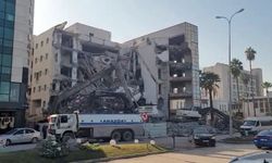 Ziraat Bankası Sahil şubesinde yıkım sürüyor