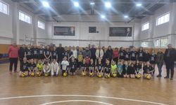 İskenderun Belediyesi’nden Voleybol Hamlesi