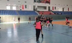 İskenderun’da Kadın Hentbol Hazırlık Maçları Oynandı…