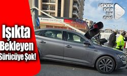 Işıkta Bekleyen Sürücüye Şok!