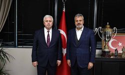 Öntürk’ten İskenderun Kent Konseyi’ne Destek