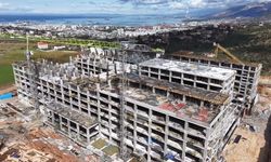 Validen İskenderun’da bir dizi ziyaret…