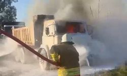 Arsuz’da Kamyon Yandı