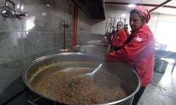 Kızılay’dan Ramazan’da 2500 Kişiye Sıcak Yemek…