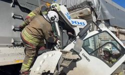 İskenderun’da Otobanda TIR kamyona çarptı…