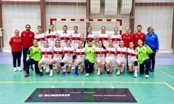 Genç Hentbolcu Ada Kurt ilk milli maçına çıktı