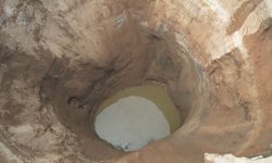 İskenderun’da Dev Obruk Büyümeye Devam Ediyor…