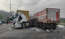 TIR Kazasında Üç Kişi Yaralandı